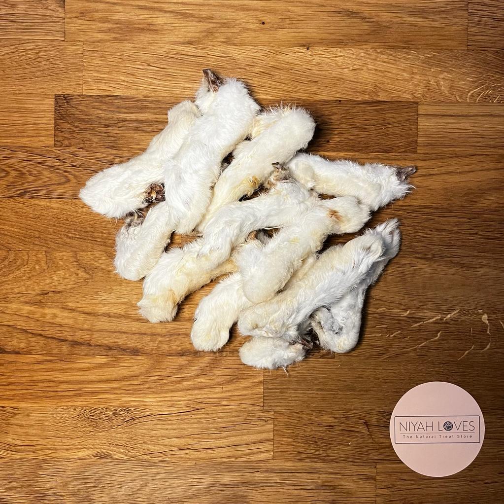 "Rabbit feet dog treats – natural, crunchy, hypoallergenic chews rich in vitamins"